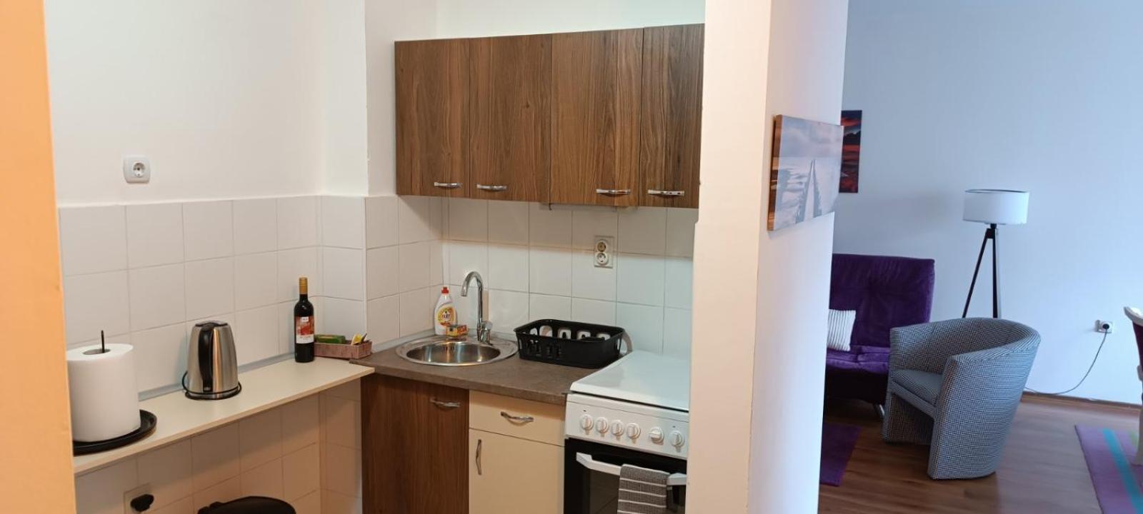 Lovely Square Apartment Purple Velvet สโกเปีย ภายนอก รูปภาพ