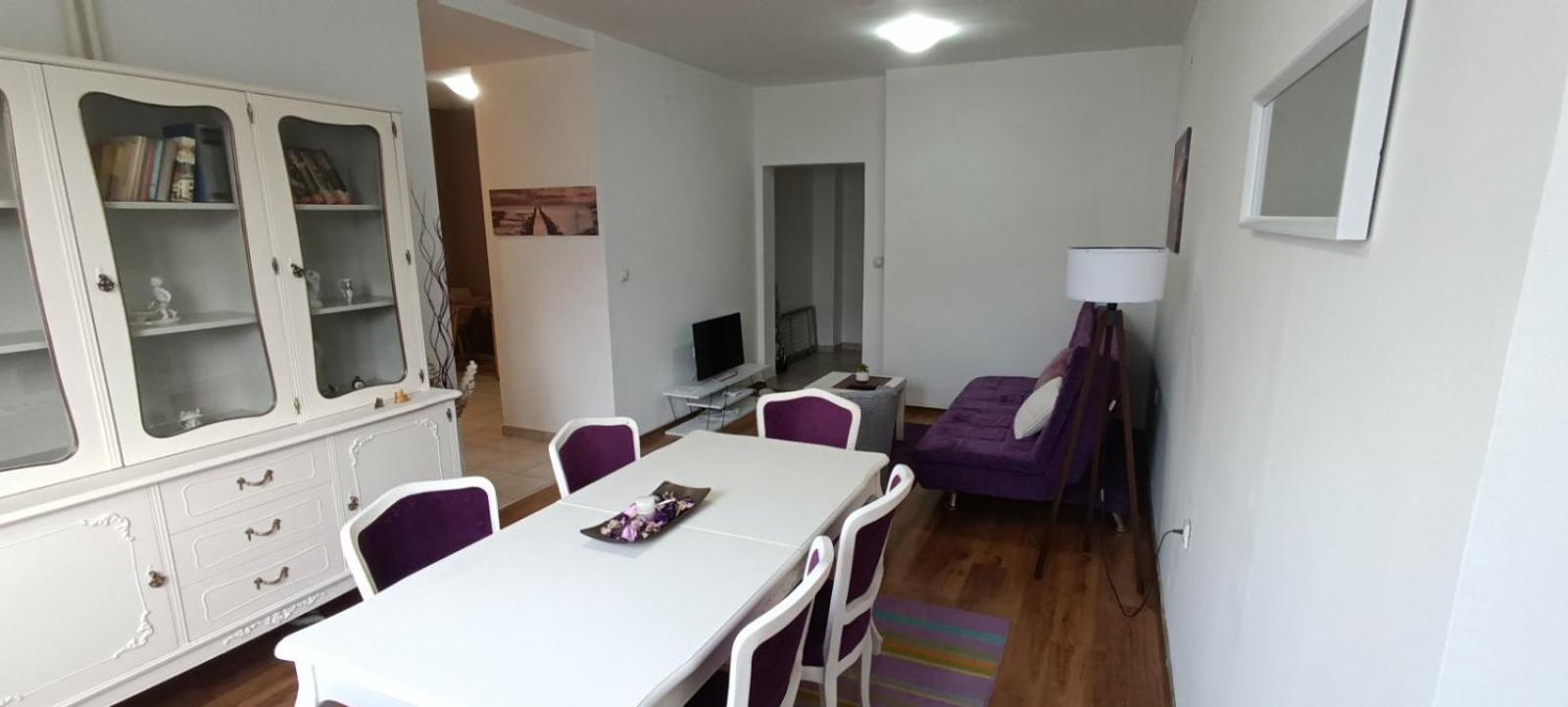 Lovely Square Apartment Purple Velvet สโกเปีย ภายนอก รูปภาพ