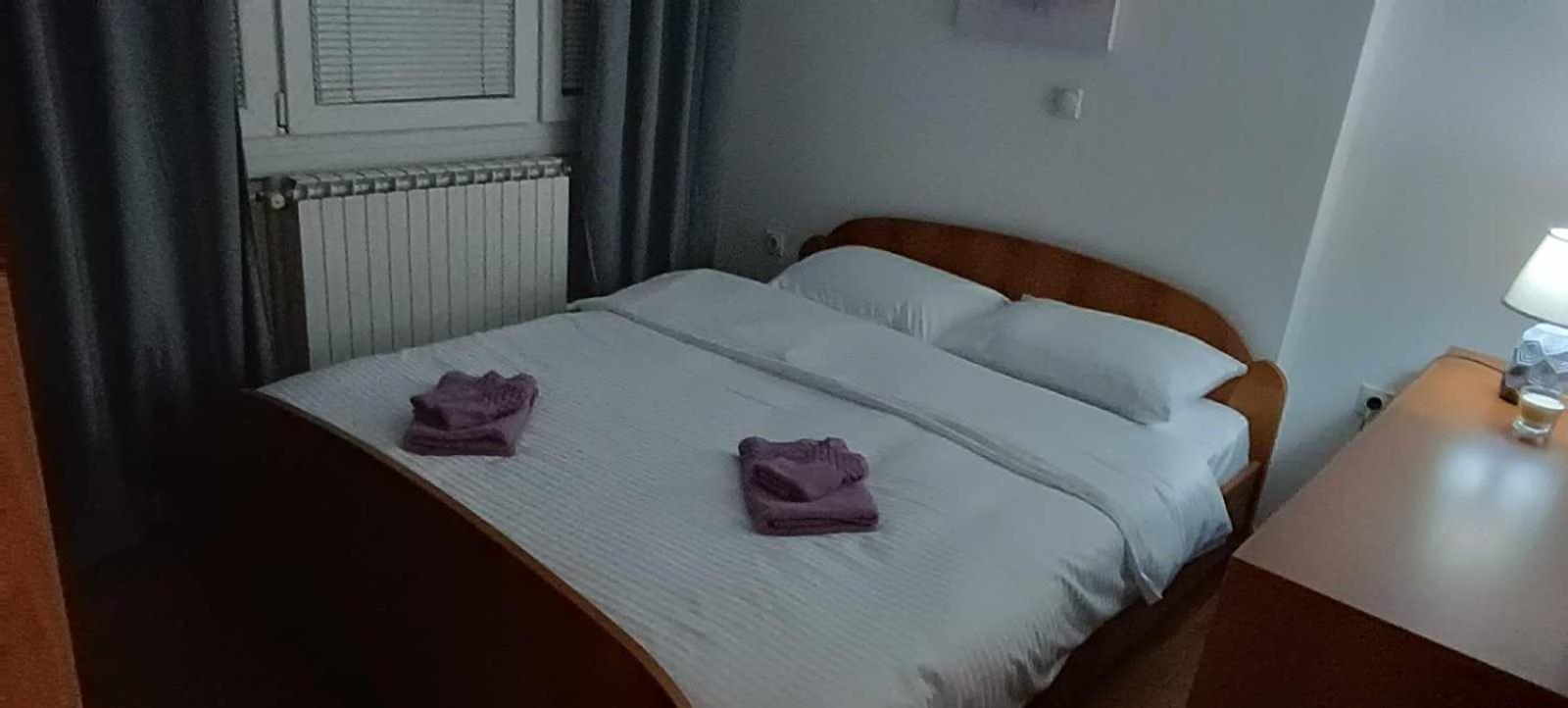 Lovely Square Apartment Purple Velvet สโกเปีย ภายนอก รูปภาพ