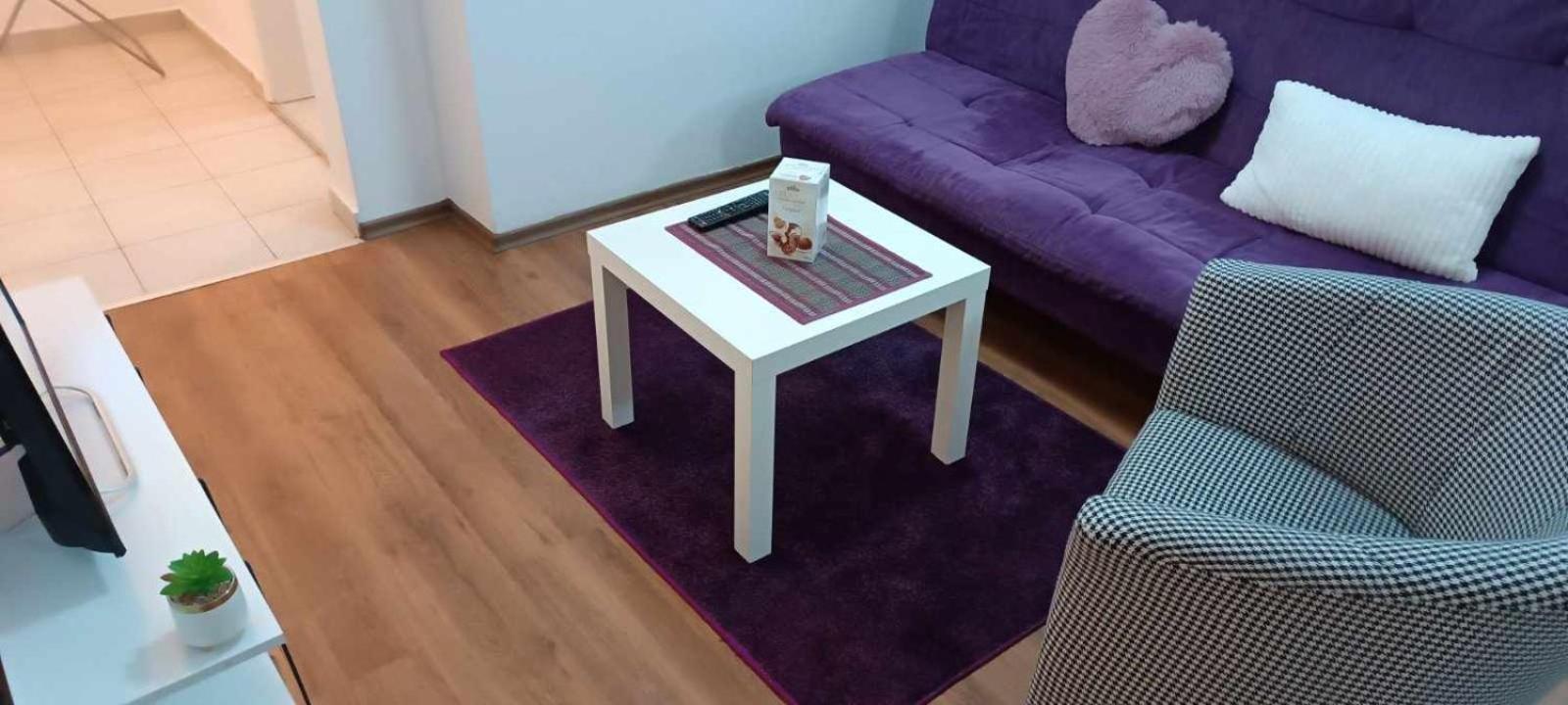 Lovely Square Apartment Purple Velvet สโกเปีย ภายนอก รูปภาพ