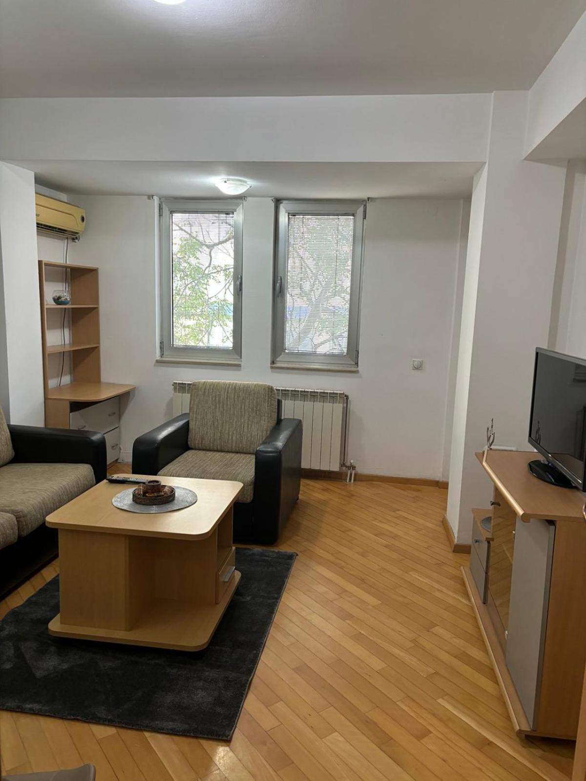 Lovely Square Apartment Purple Velvet สโกเปีย ห้อง รูปภาพ