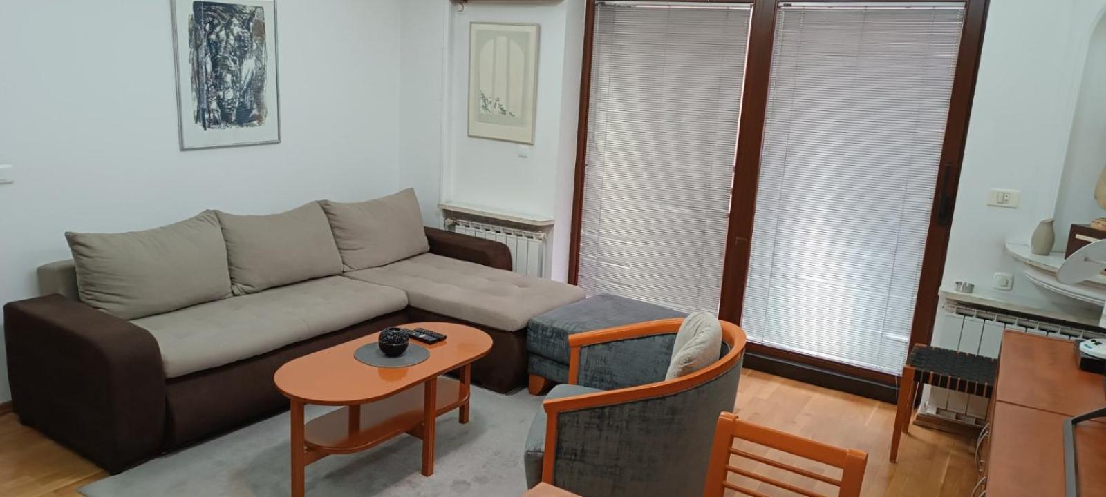 Lovely Square Apartment Purple Velvet สโกเปีย ภายนอก รูปภาพ