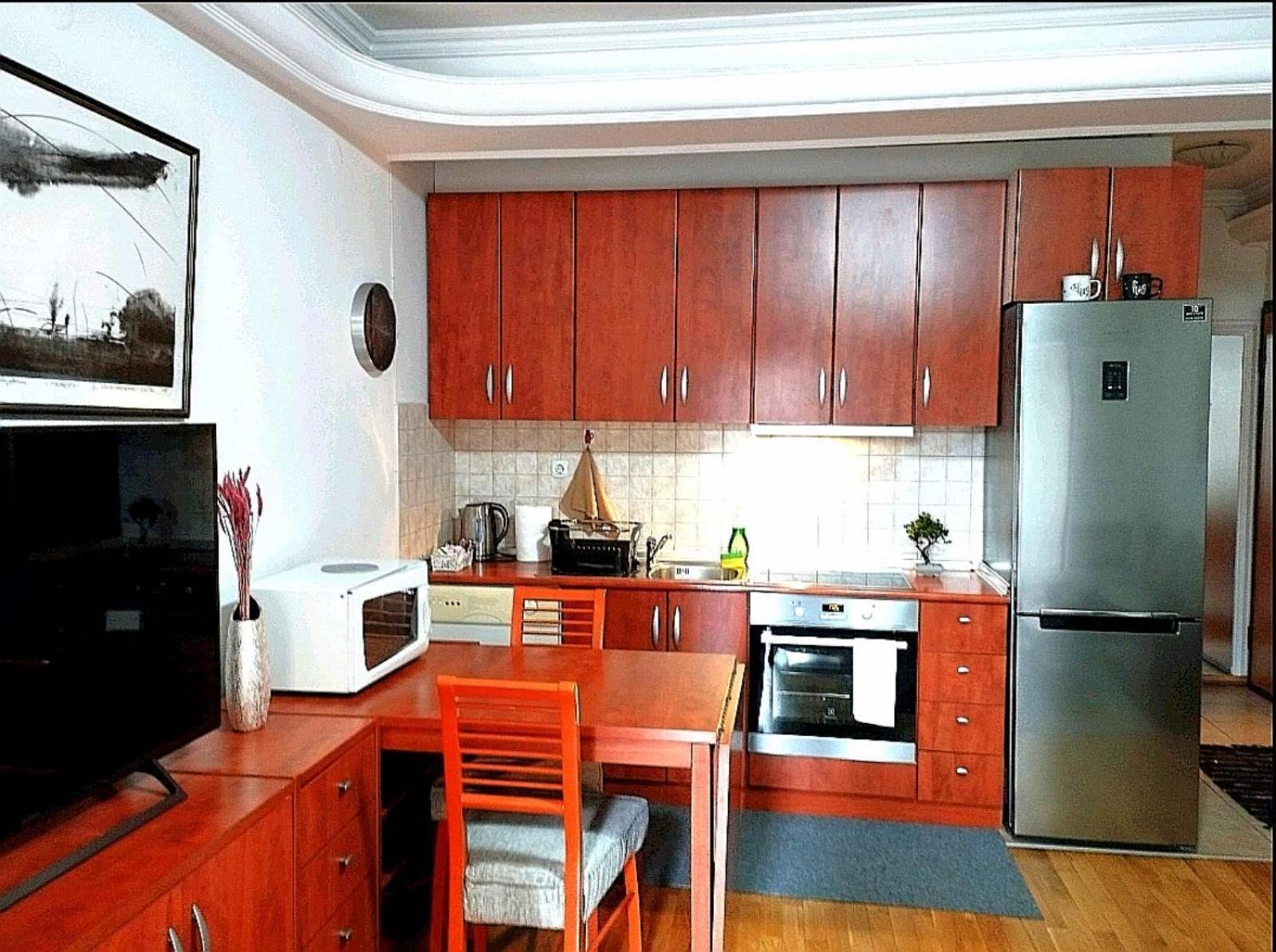 Lovely Square Apartment Purple Velvet สโกเปีย ห้อง รูปภาพ