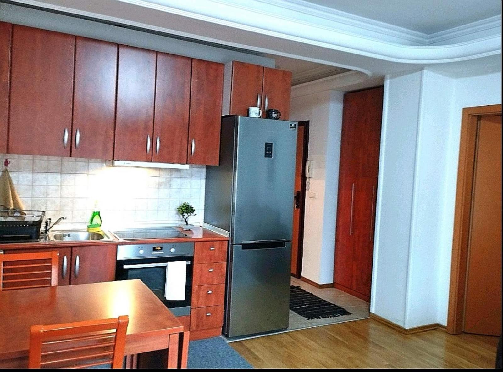 Lovely Square Apartment Purple Velvet สโกเปีย ห้อง รูปภาพ
